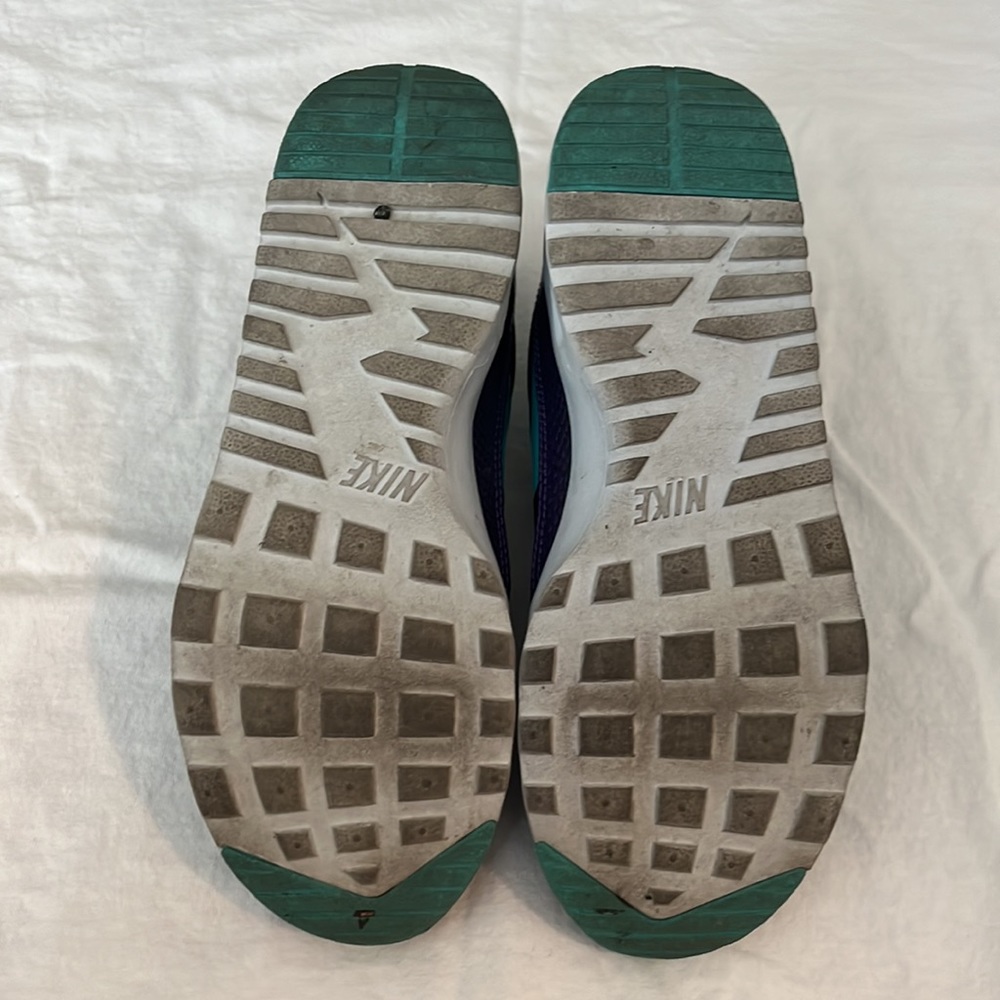 Woman’s Nike shoes - Picture 5 of 6